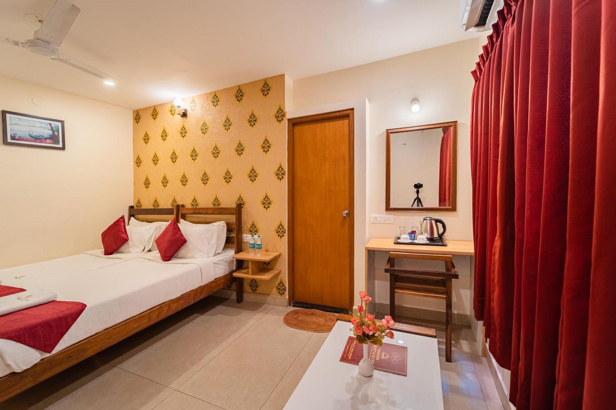 Hotel VI Park - City Centre Pondicherry Ngoại thất bức ảnh