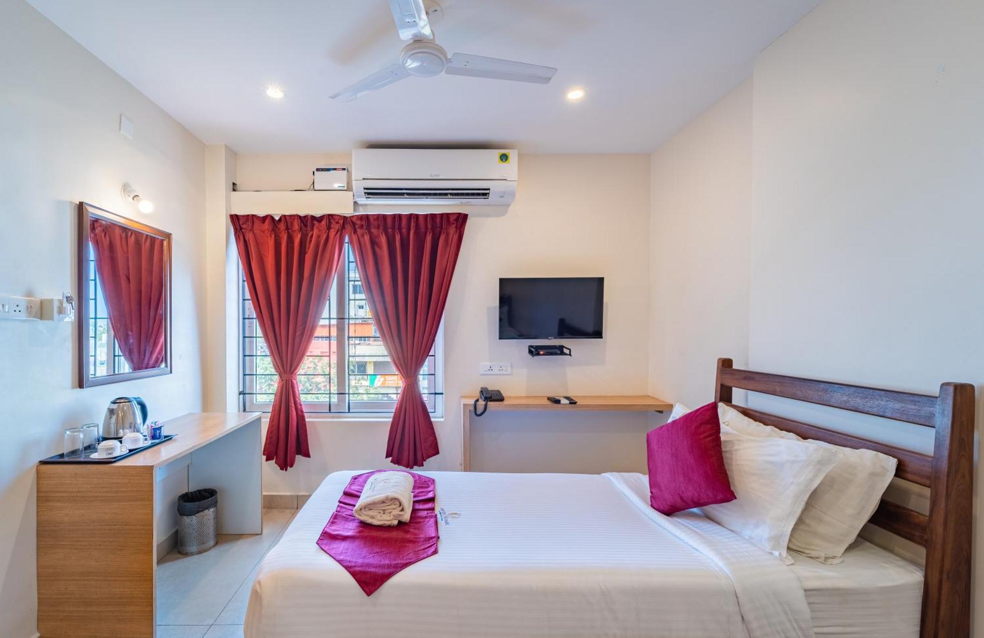 Hotel VI Park - City Centre Pondicherry Ngoại thất bức ảnh