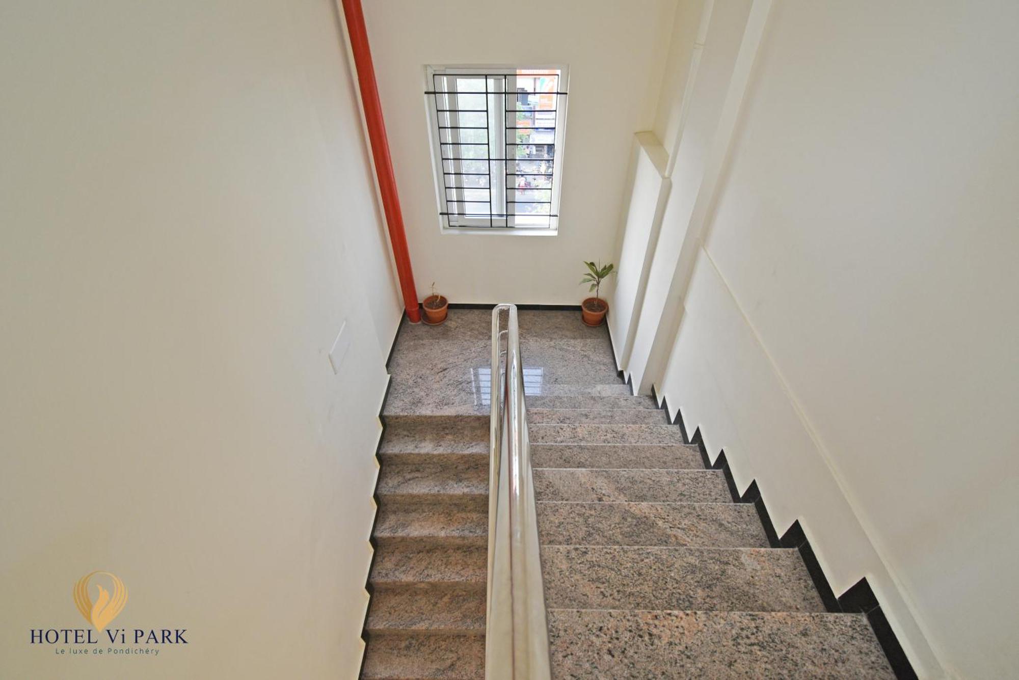 Hotel VI Park - City Centre Pondicherry Ngoại thất bức ảnh