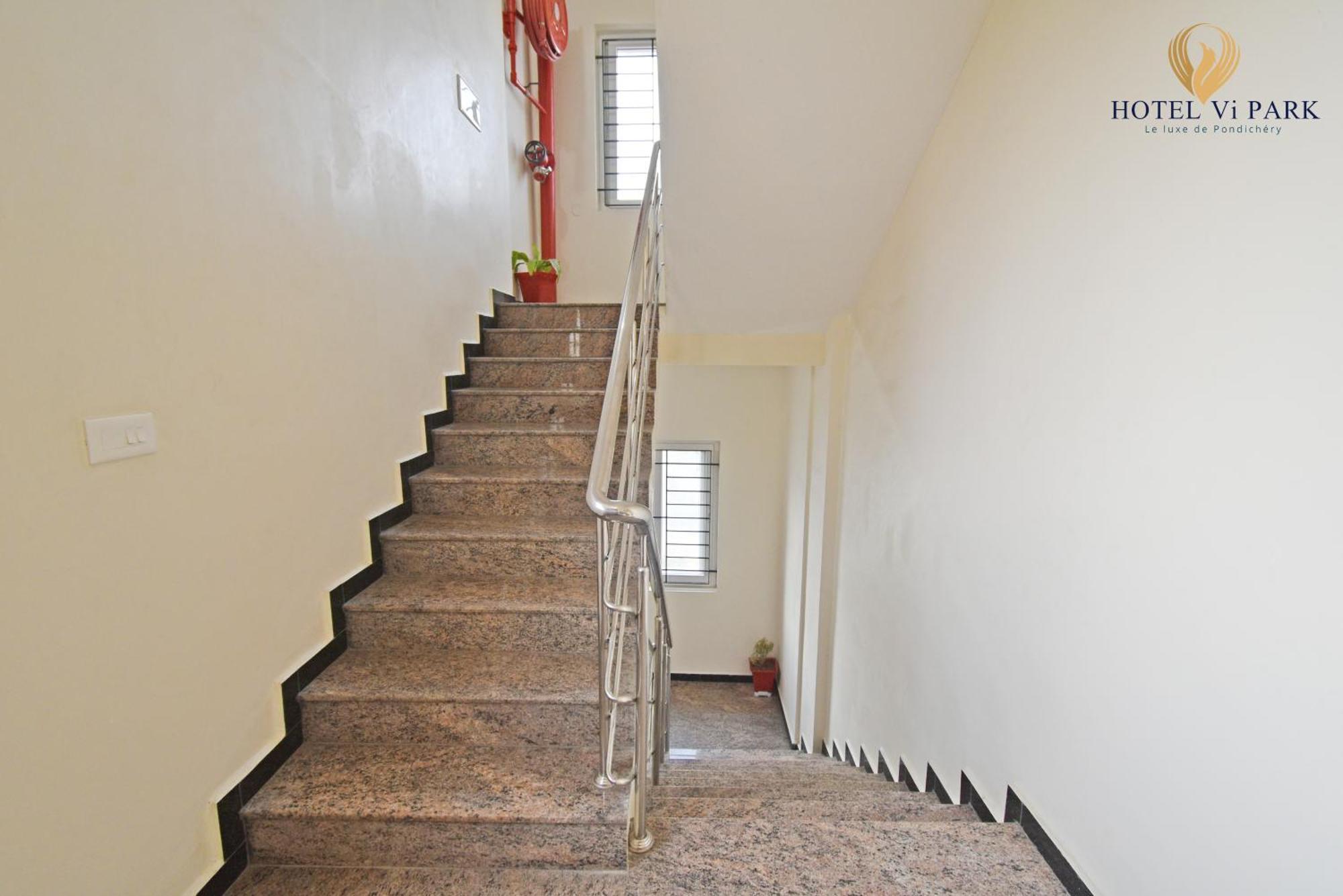 Hotel VI Park - City Centre Pondicherry Ngoại thất bức ảnh